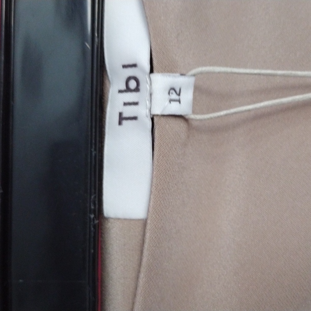 Tibi **NWT** silk 4 ply bias cut skirt in latte color. Size 12. - Picture 7 of 15